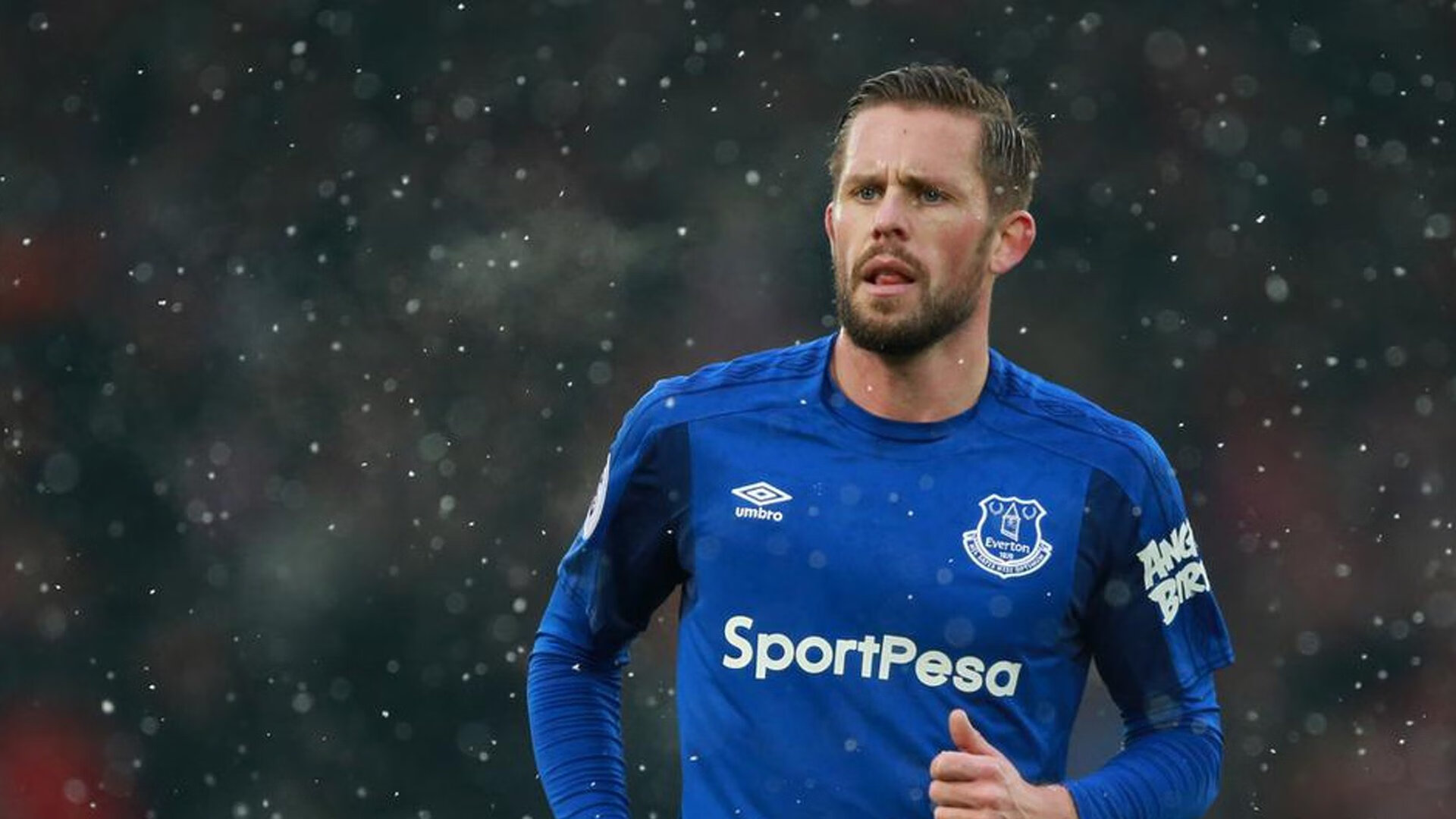 拜仁锋线多点开火打穿密集防线,拜仁套左边锋