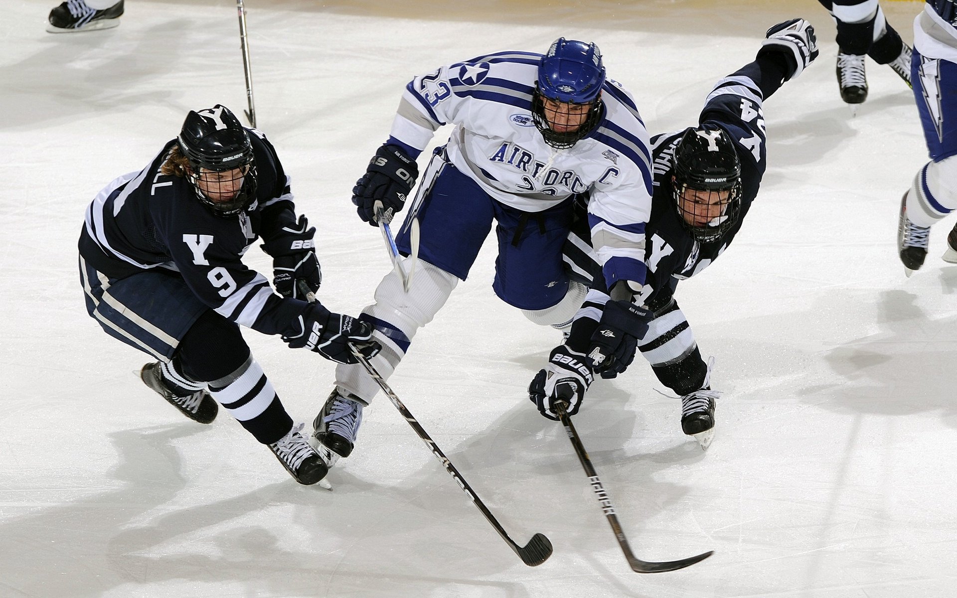 开云体育平台-掩护后选择定点投篮还是突破的时机分析，篮球中掩护配合的基本要求是什么